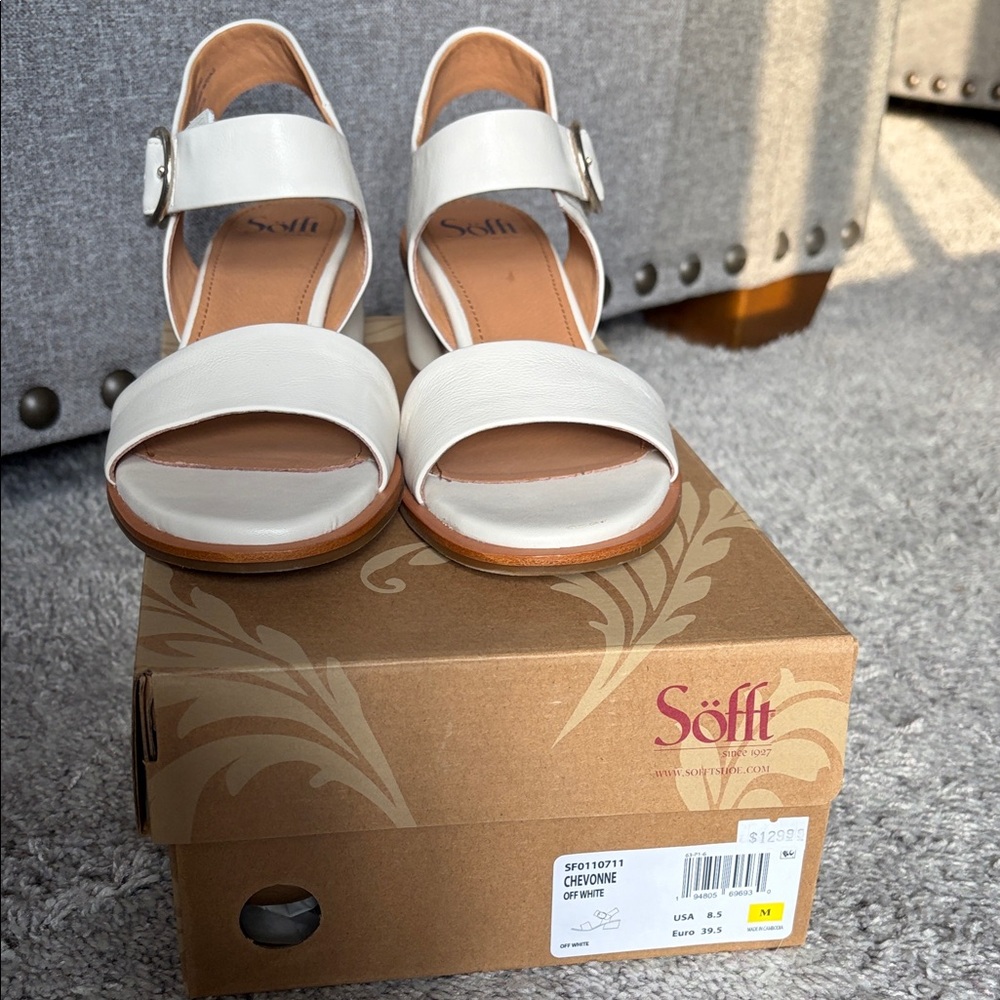 Women's Sofft Off White Sandals, size 8.5.